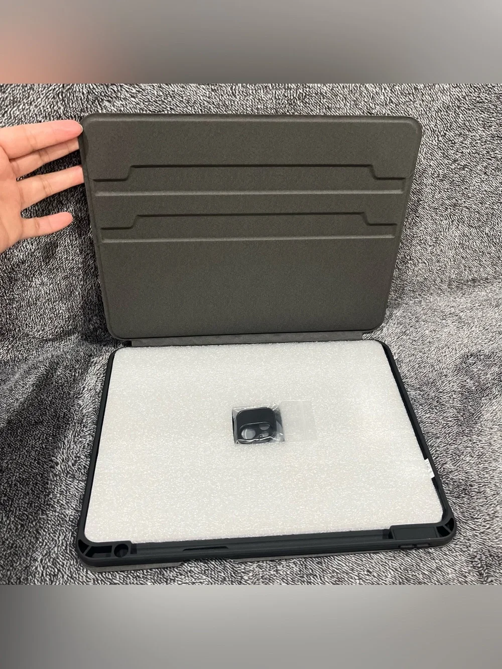 ProtUTab premium protective tablet case for an Apple iPad Pro 4 Gen, blue
